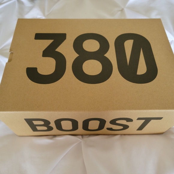 Yeezy Boost 380 - Picture 3 of 8